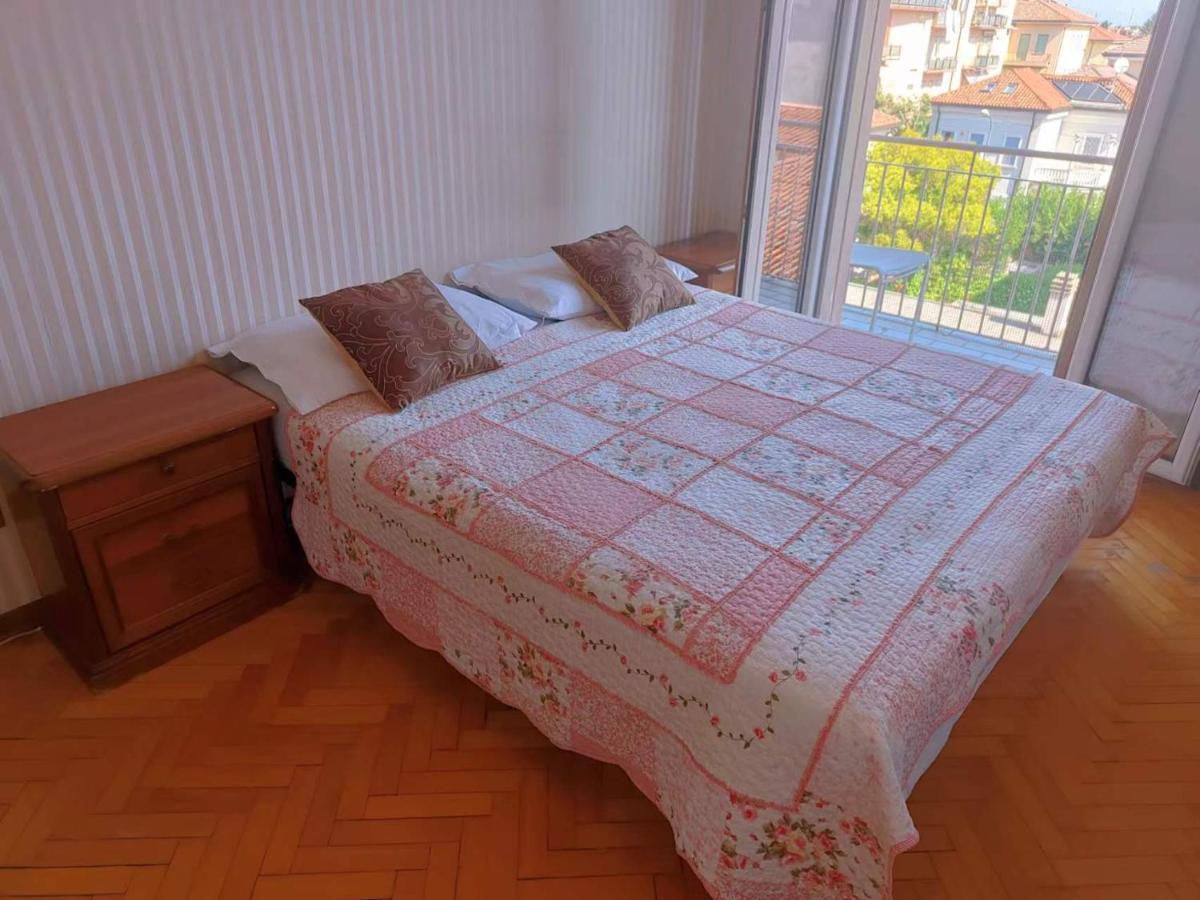 Cozy With Queen Bed 温馨双人大房间 Апартаменты Местре